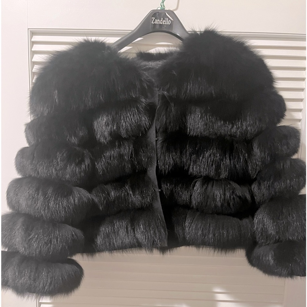 Women New Black Real fox coat size xxl fits 8-12 ladies well .. Excellent